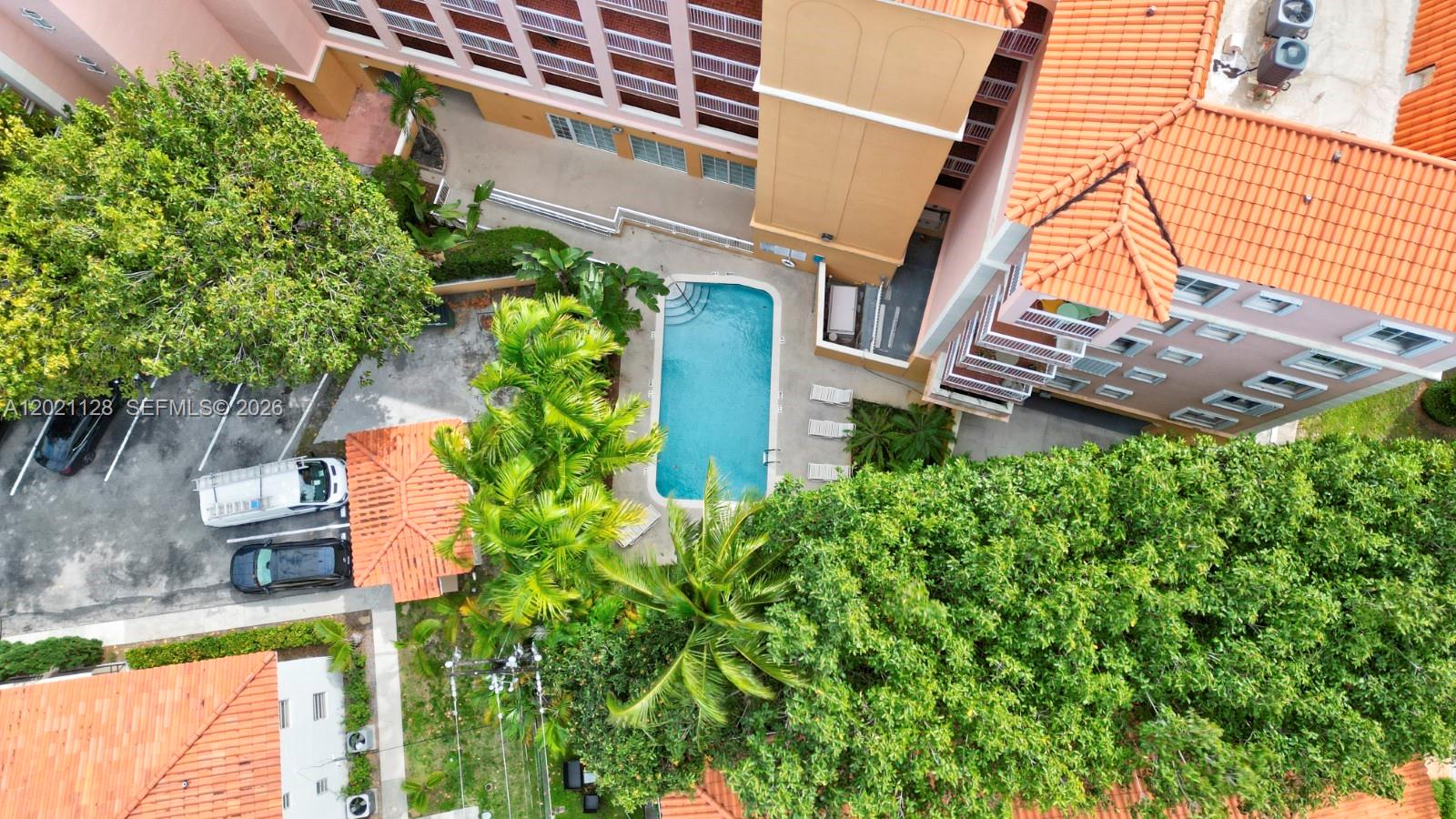 1 Alhambra Cir 601