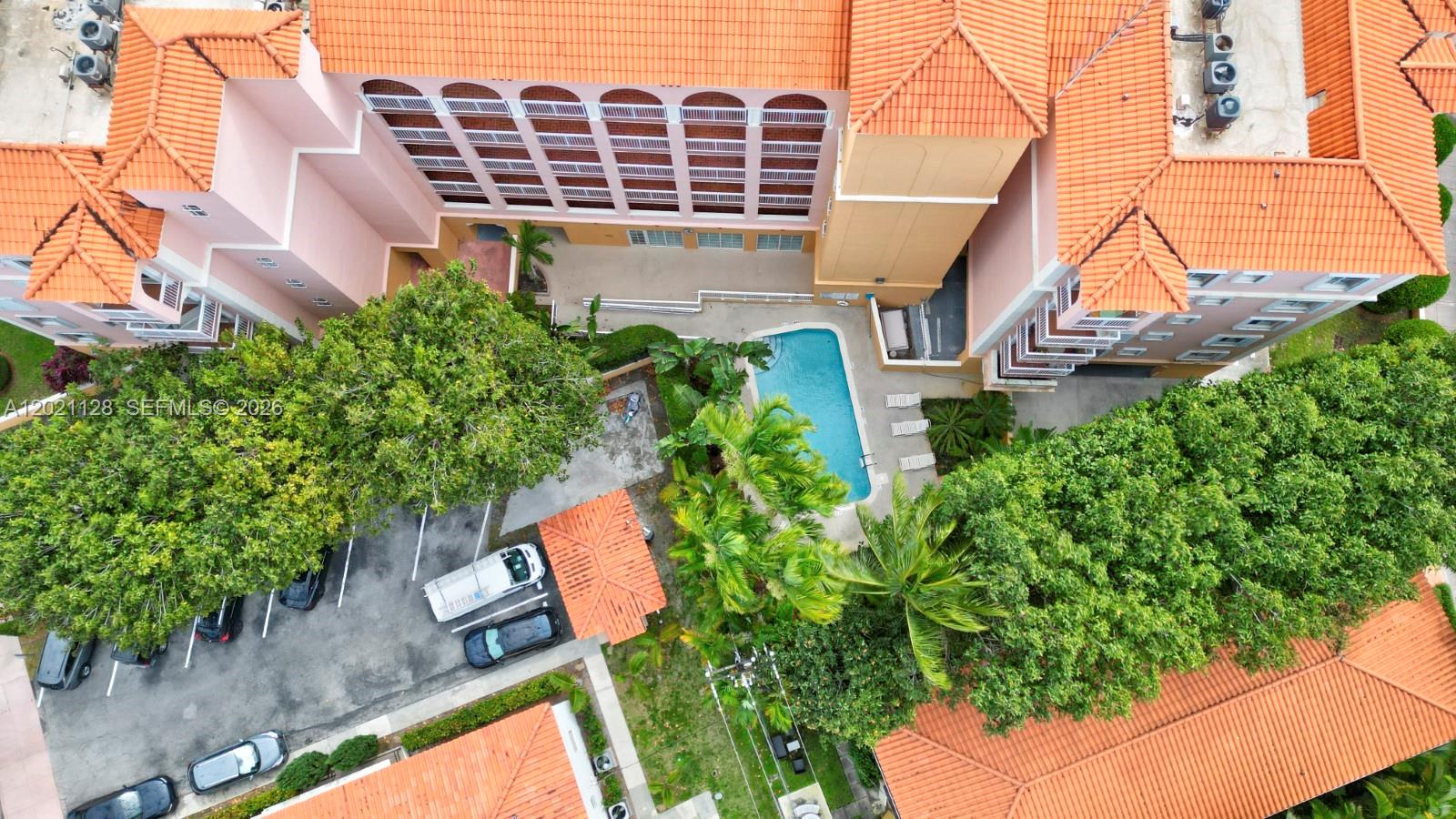 1 Alhambra Cir 601