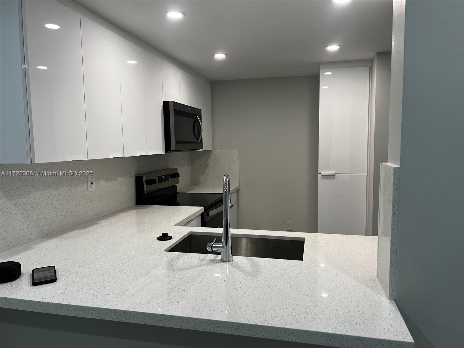 Experience this bright and inviting 1-bedroom, 1-bathroom condo, completely updated with sleek tile flooring throughout. The unit features a spacious walk-in closet, modern stainless steel appliances, and the added convenience of an in-unit washer and dryer. The community includes fantastic amenities like a clubhouse and a private pool. Perfect for first-time buyers or savvy investors!
Centrally located with easy access to the Turnpike, 836 Expressway, FIU, Dolphin Mall, and International Mall, you'll also enjoy close proximity to supermarkets and dining options.