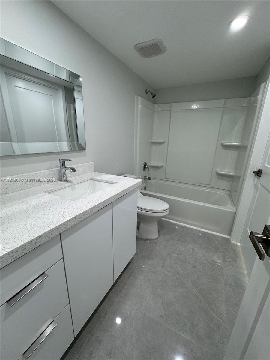 INTERNATIONAL PARK CONDO 2 - Residential