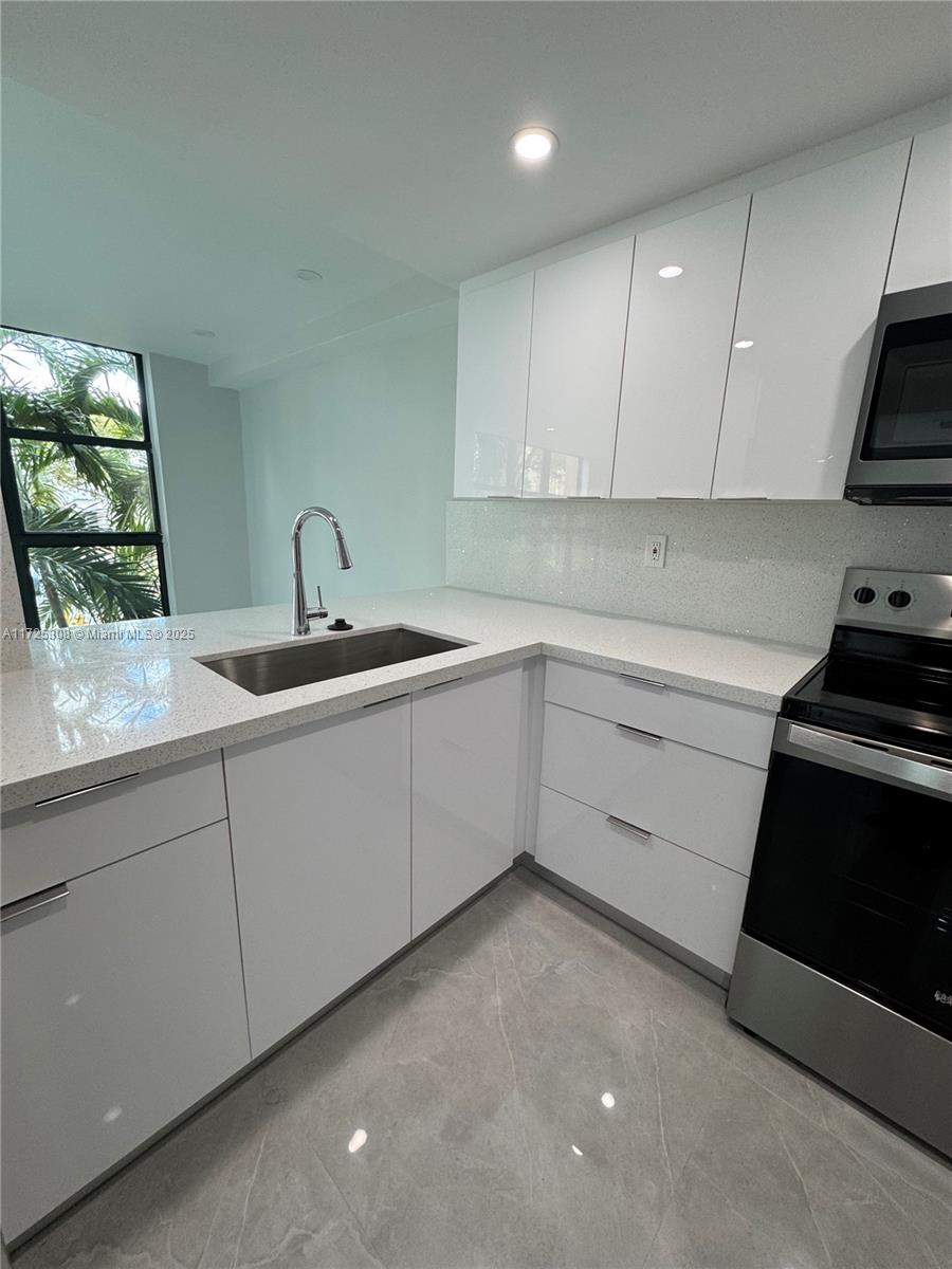 INTERNATIONAL PARK CONDO 2 - Residential