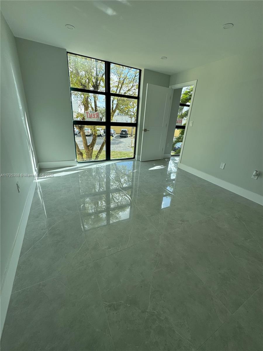 INTERNATIONAL PARK CONDO 2 - Residential