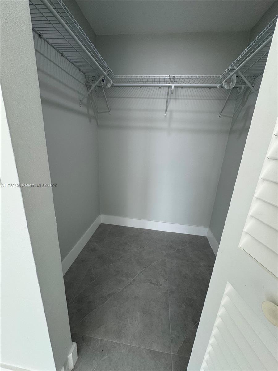 INTERNATIONAL PARK CONDO 2 - Residential