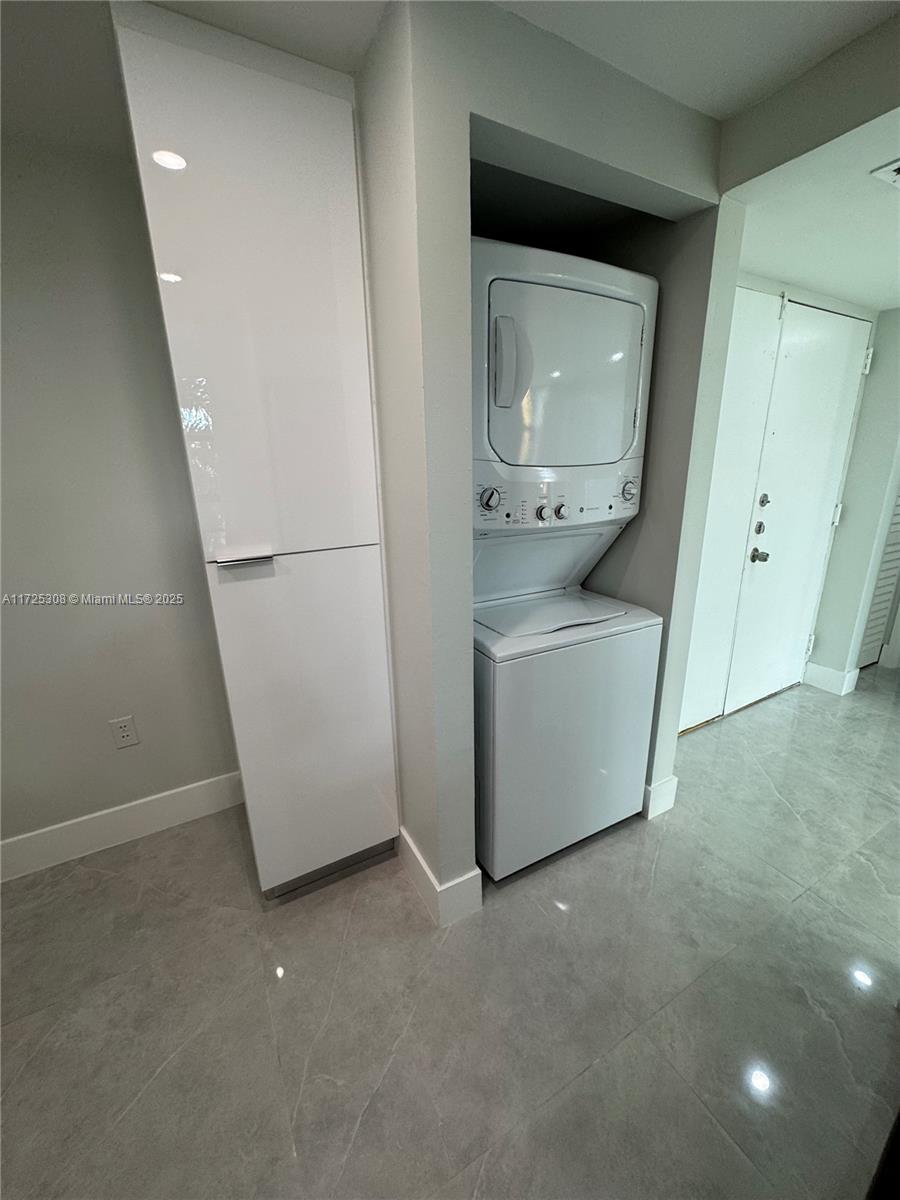 INTERNATIONAL PARK CONDO 2 - Residential