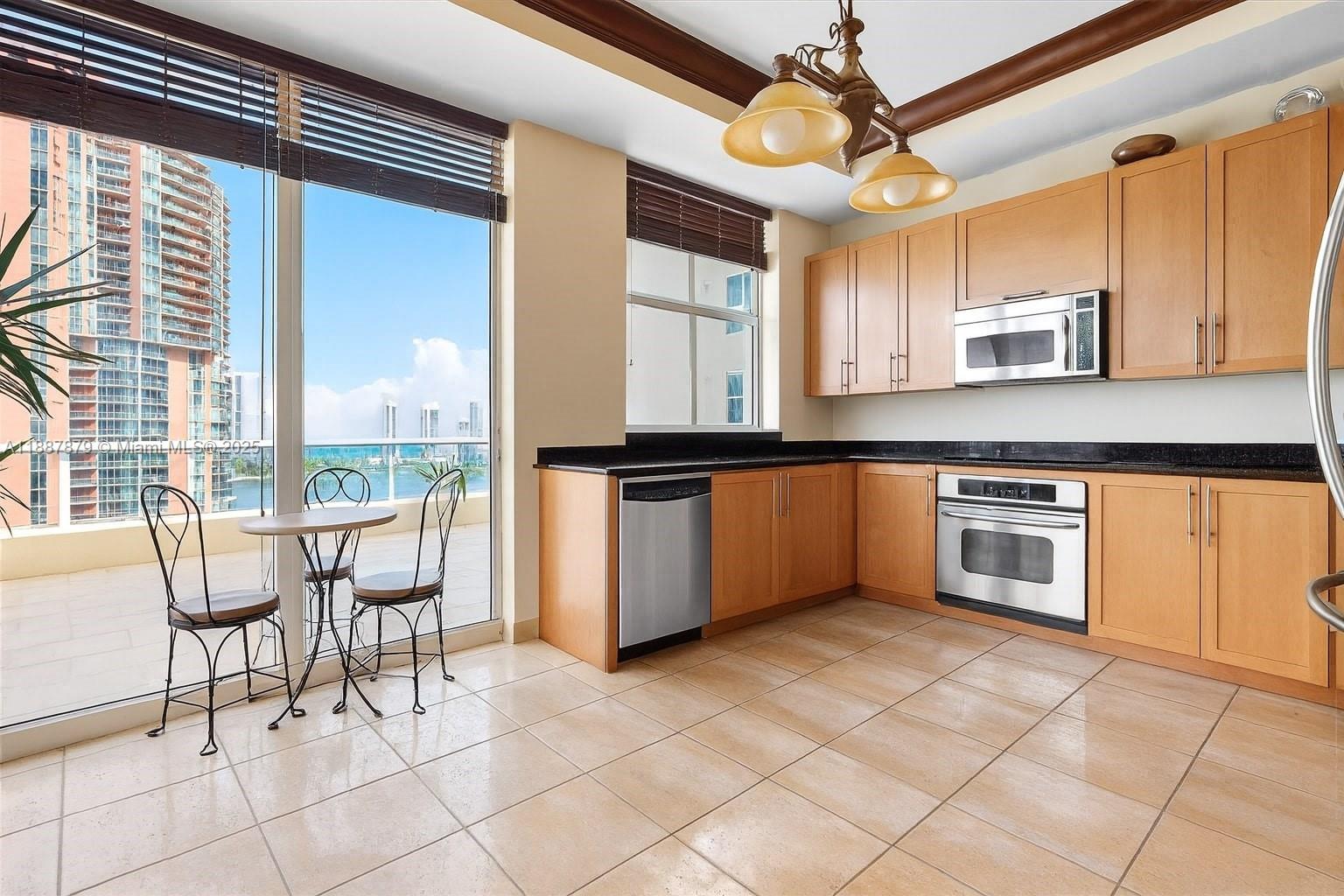 AVENTURA MARINA CONDO NUM - Residential