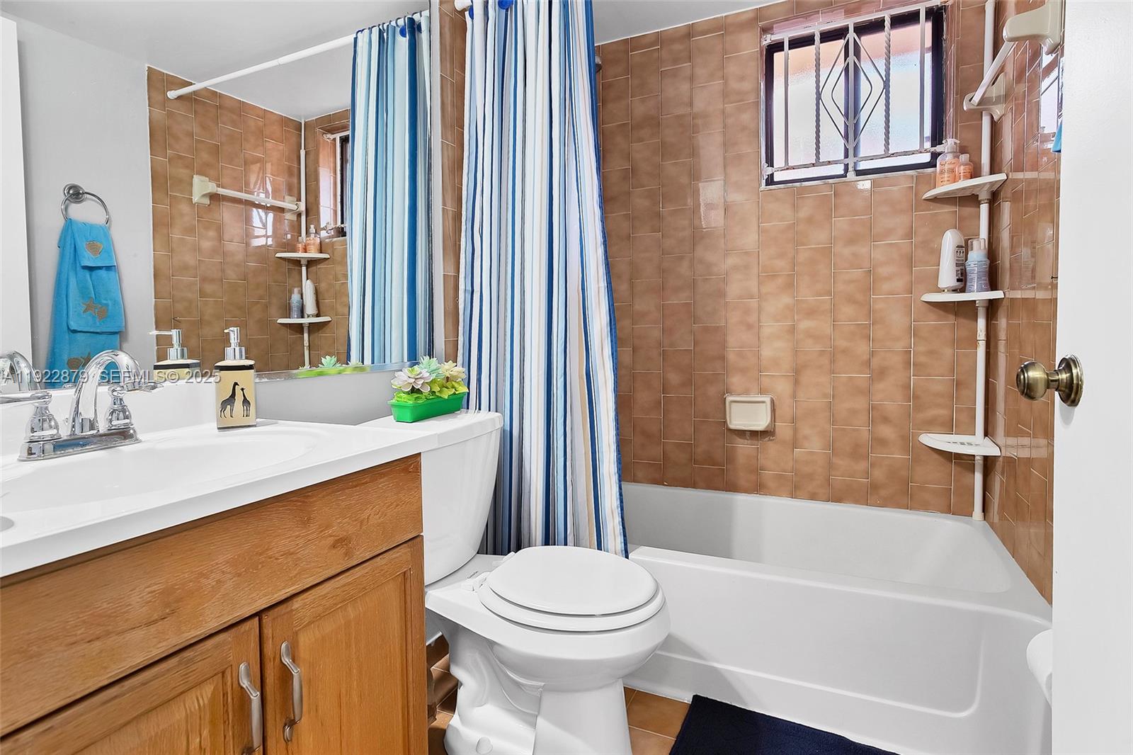 ALAMEDA TOWER 5 CONDO - Residential