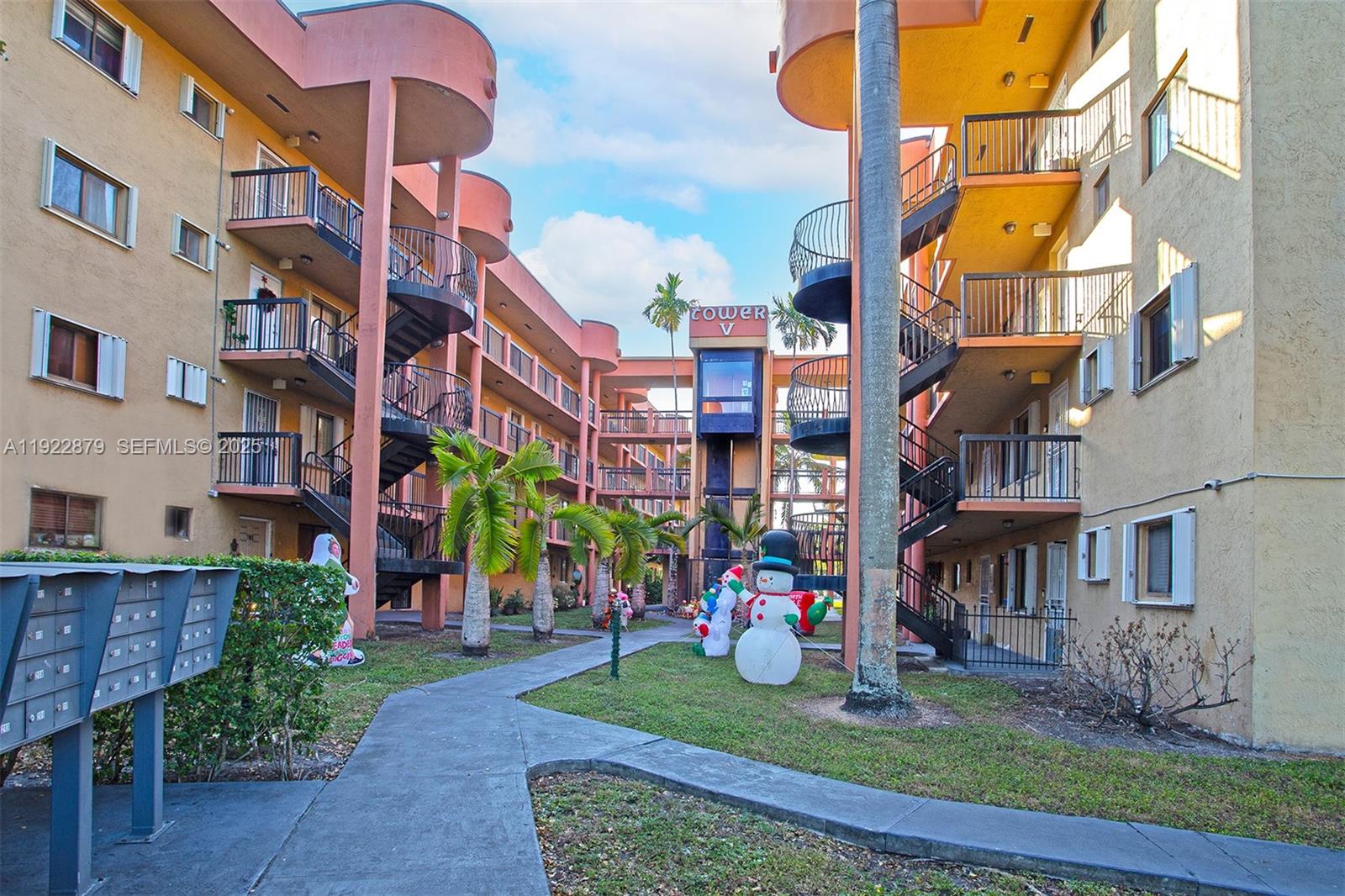 ALAMEDA TOWER 5 CONDO - Residential