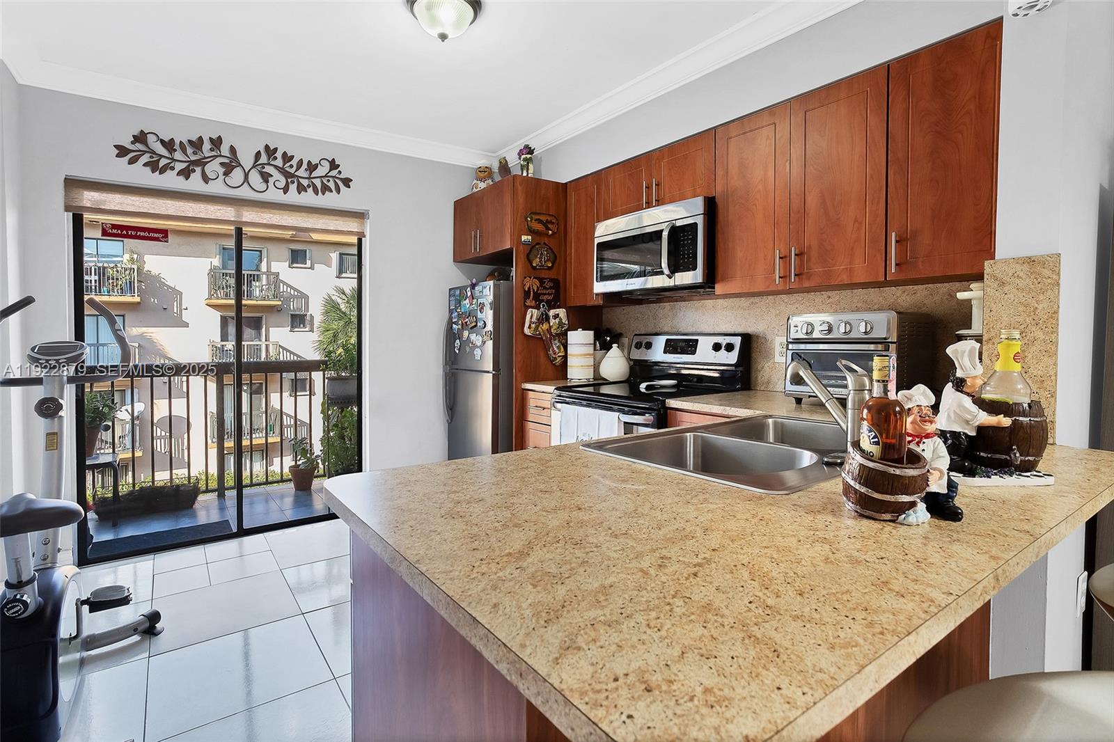 ALAMEDA TOWER 5 CONDO - Residential