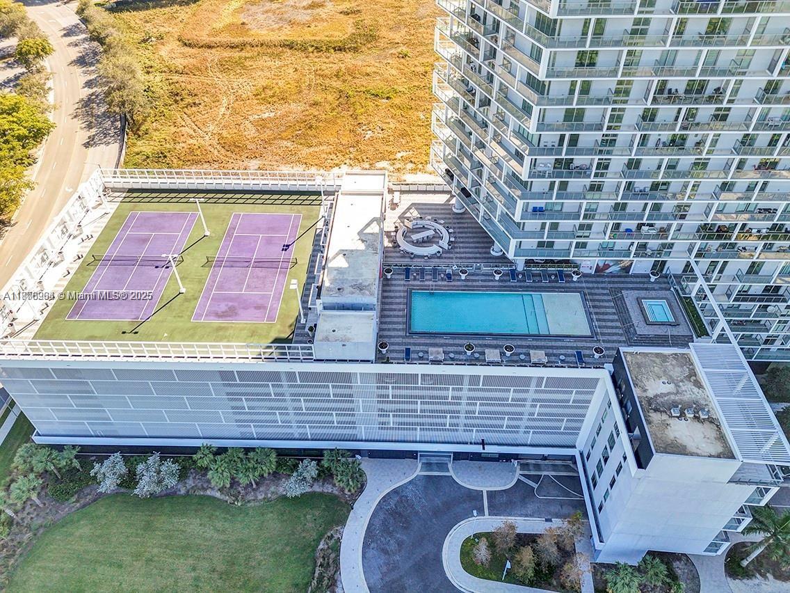 METROPICA NORTH TOWER ONE - Residential