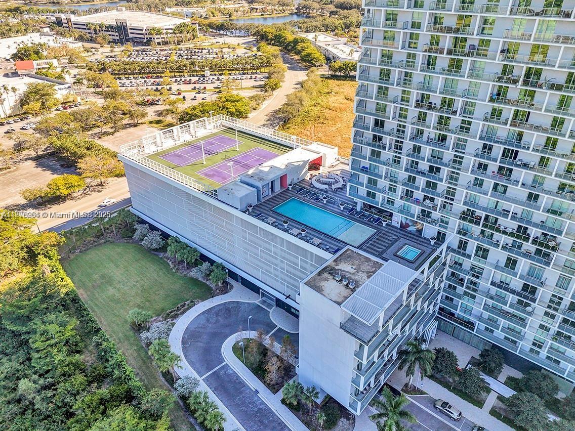 METROPICA NORTH TOWER ONE - Residential