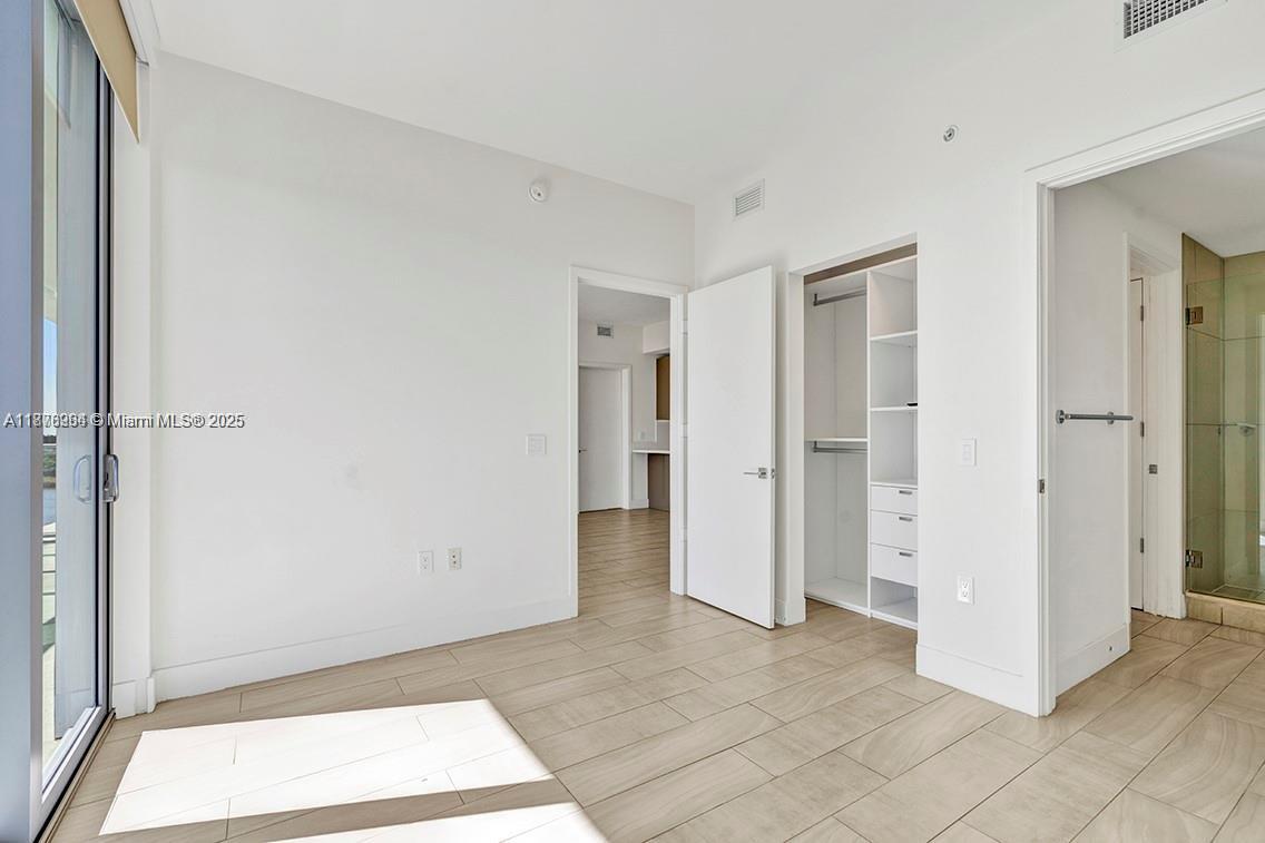 METROPICA NORTH TOWER ONE - Residential