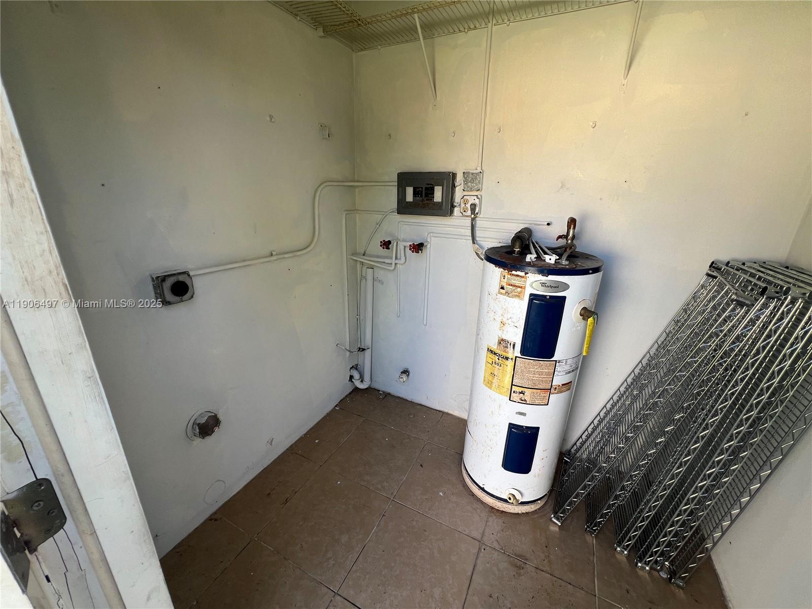 HOLLYWOOD BEACH GARDENS - Residential Lease