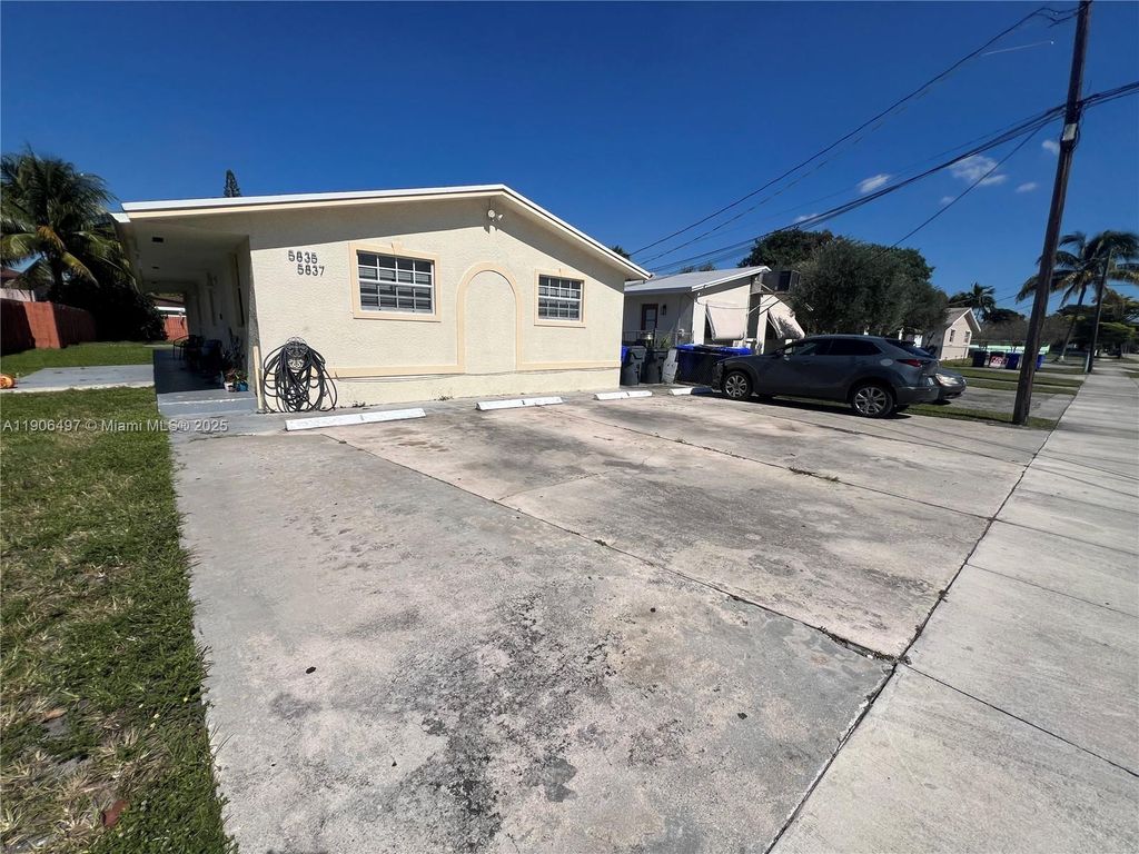 Photo of 5835 Taylor St #5837, Hollywood, FL 33021 (MLS # A11906497)