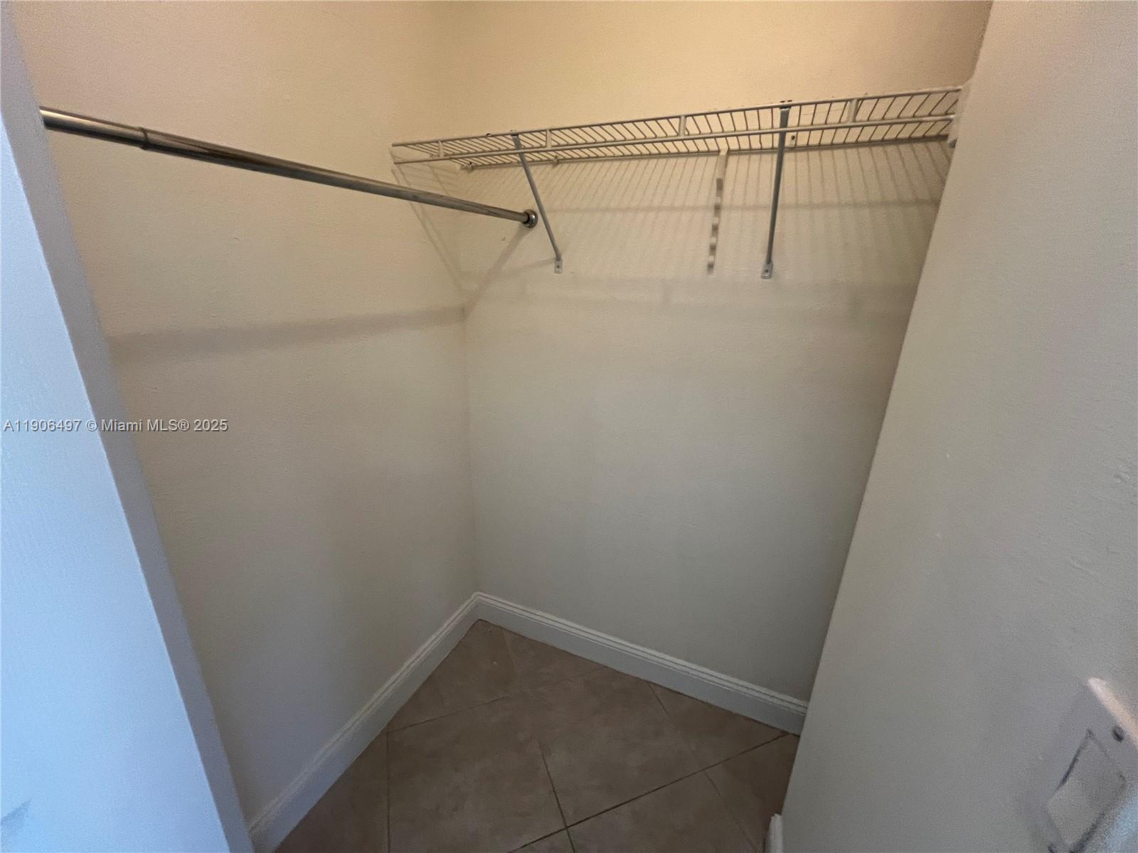 HOLLYWOOD BEACH GARDENS - Residential Lease