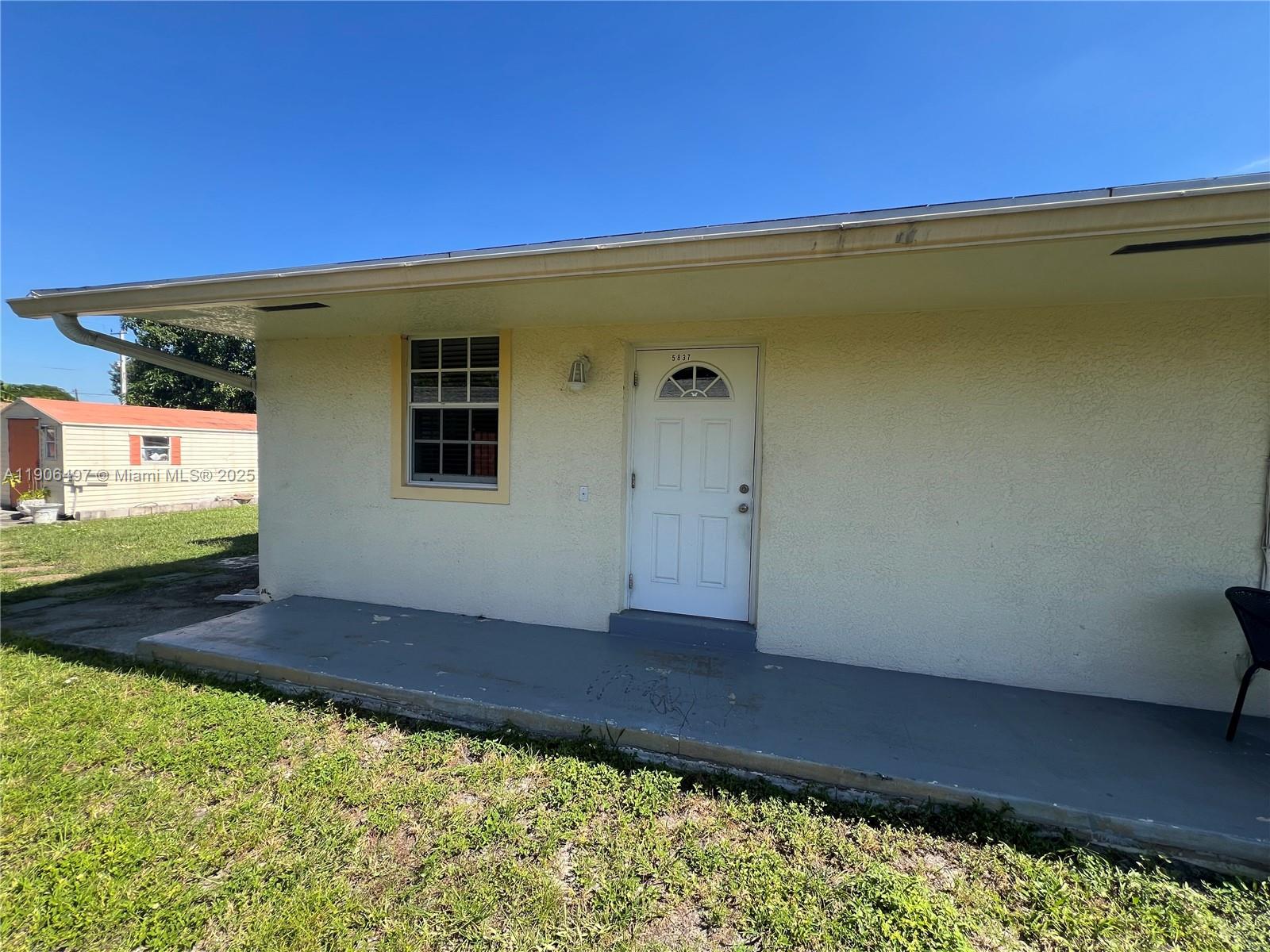 HOLLYWOOD BEACH GARDENS - Residential Lease