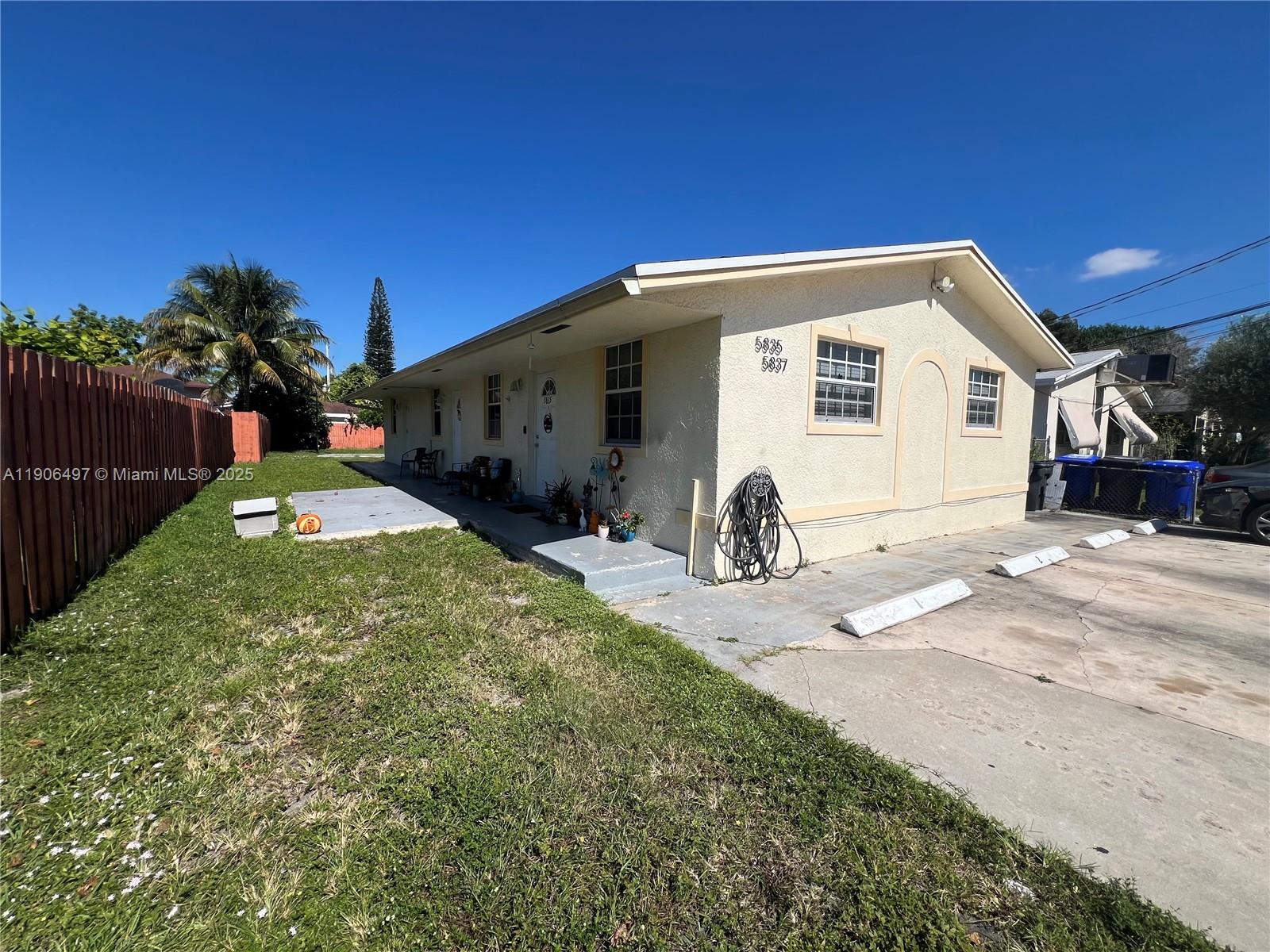 HOLLYWOOD BEACH GARDENS - Residential Lease