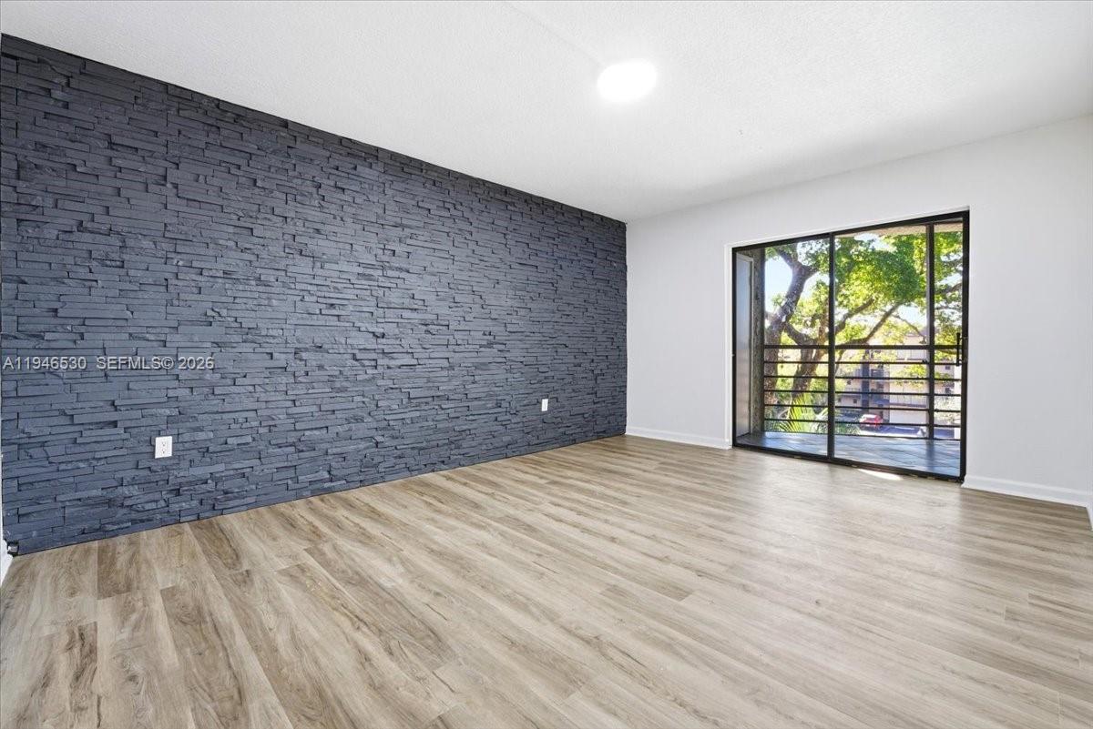 PLANTATION CLUB B CONDO - Residential