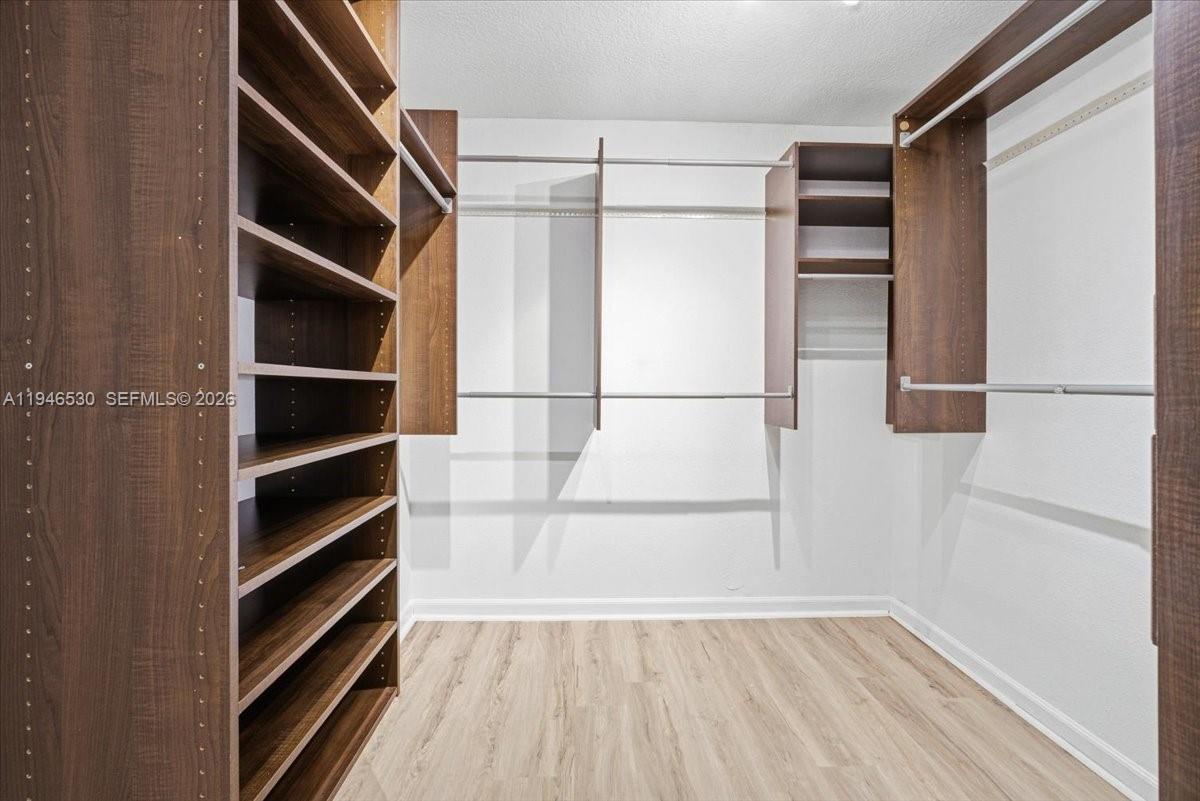 PLANTATION CLUB B CONDO - Residential