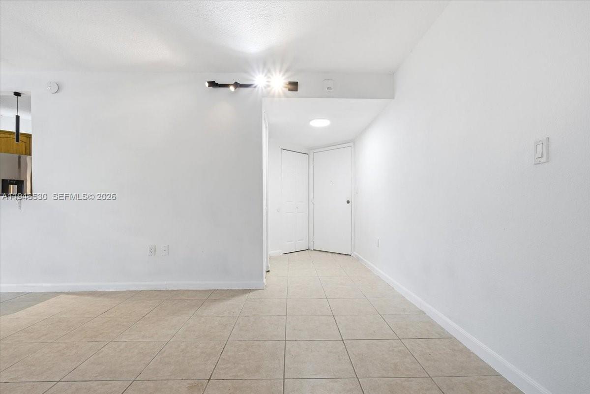 PLANTATION CLUB B CONDO - Residential