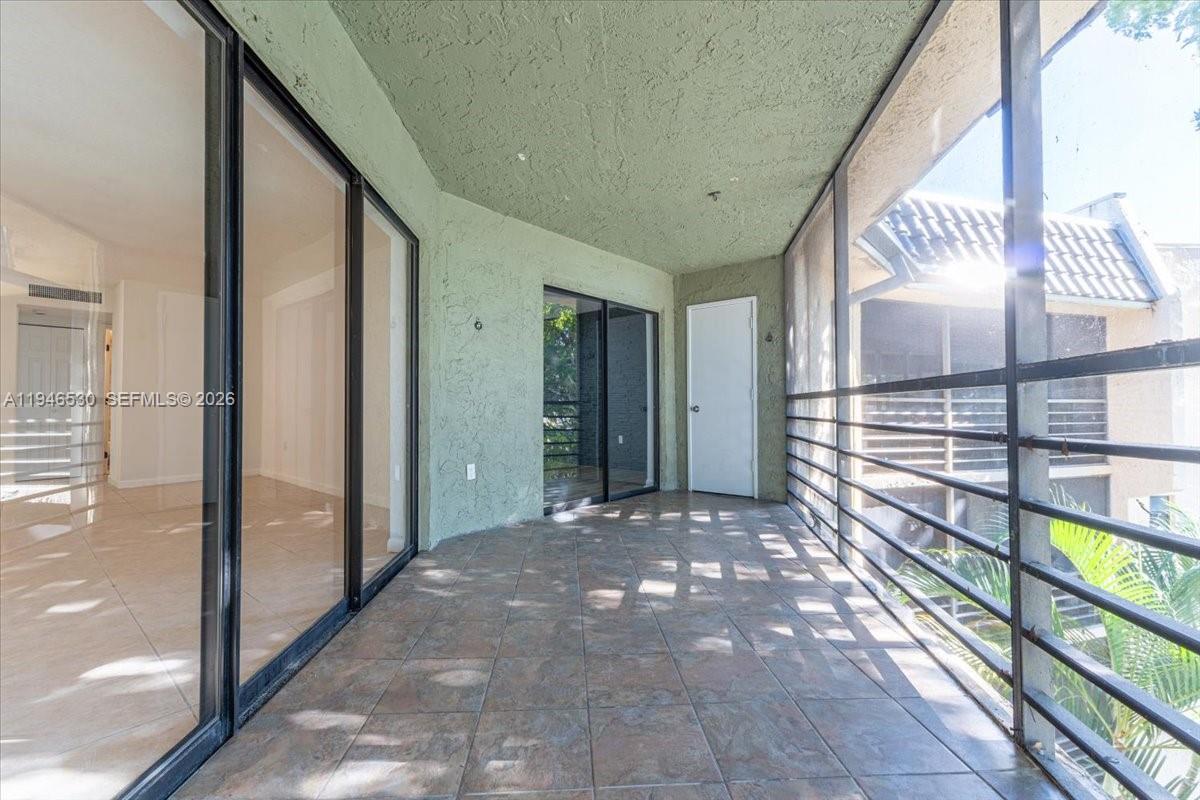 PLANTATION CLUB B CONDO - Residential