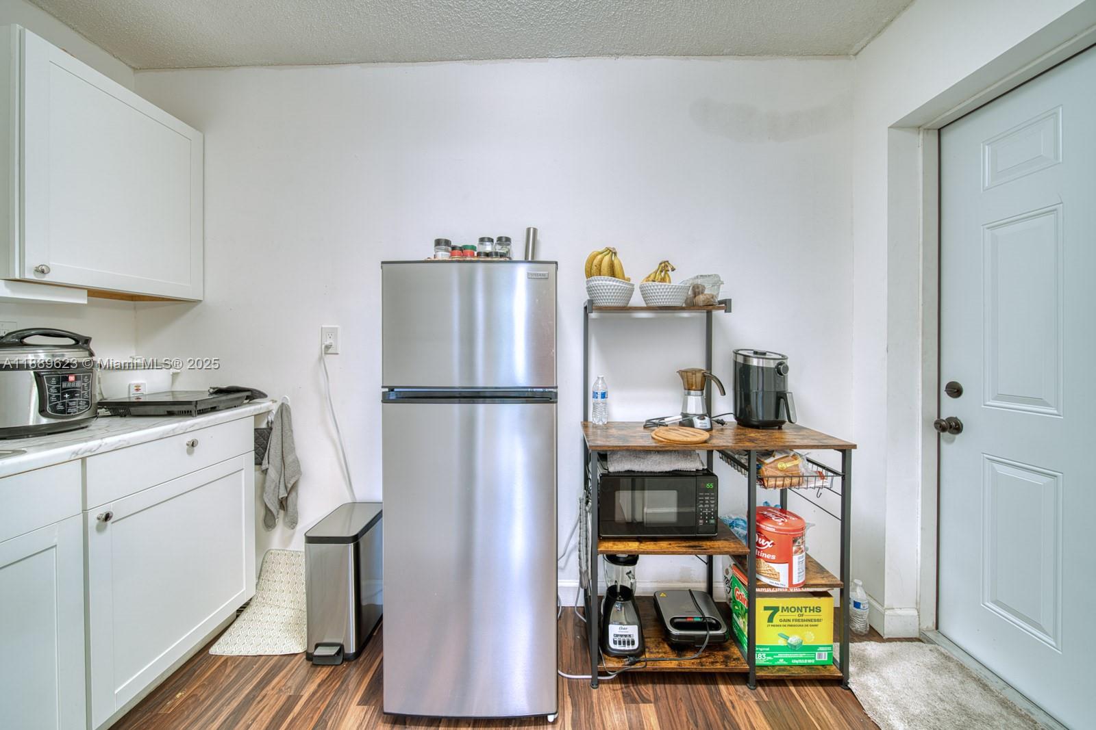 Efficiency for rent in the desirable Hammocks area! Enjoy a peaceful community setting with all utilities included—just move in and relax.