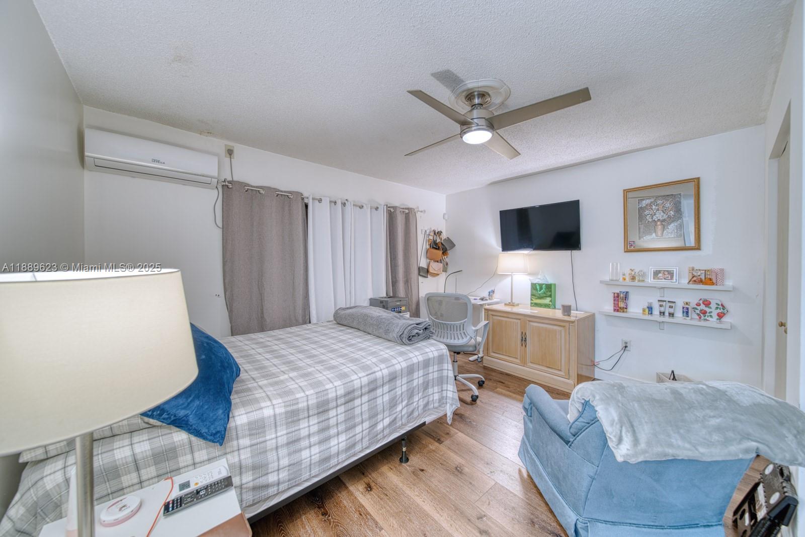 LIVE OAK OF THE HAMMOCKS - Residential Lease