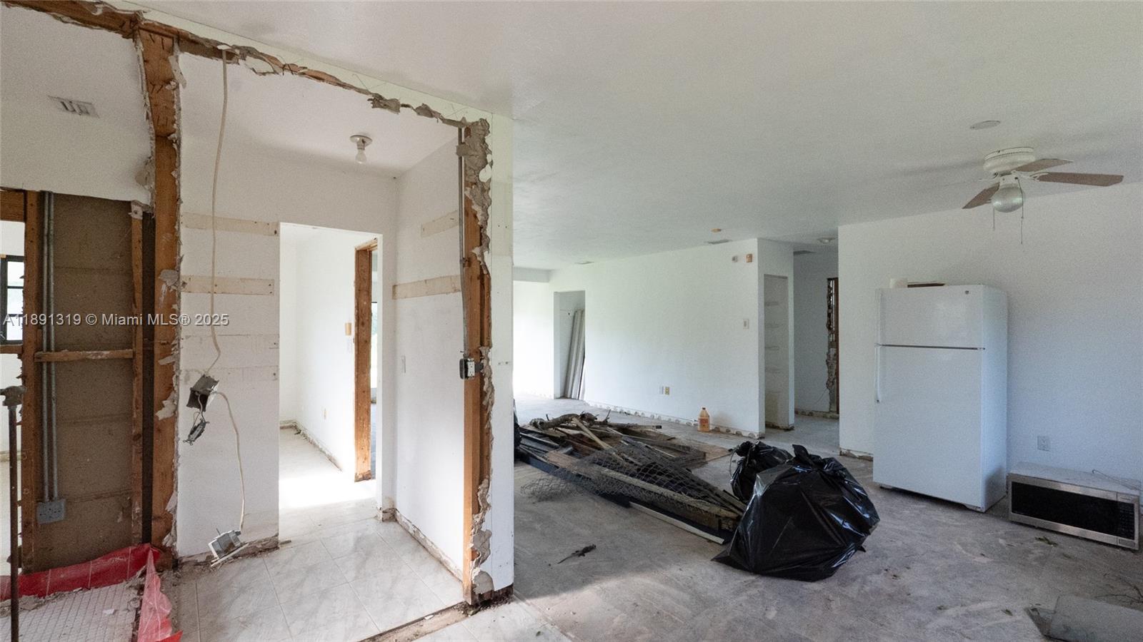 SOUTH CORAL HOMES SEC 1 - Residential