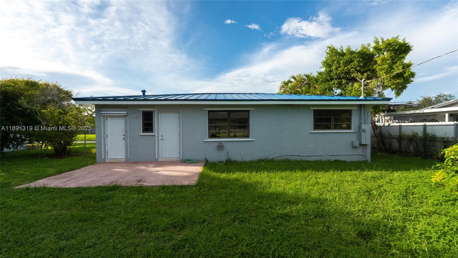 SOUTH CORAL HOMES SEC 1 - Residential