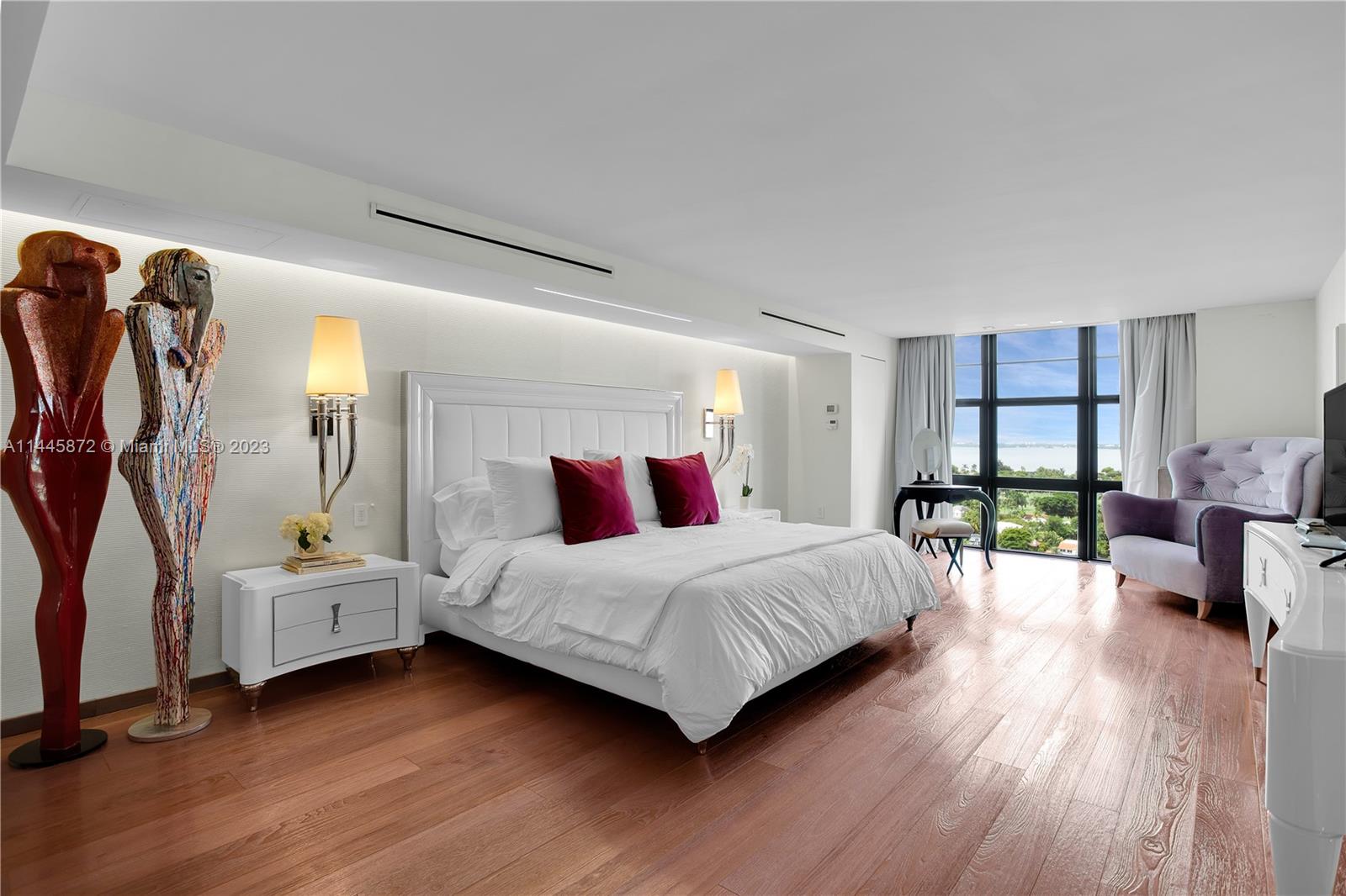 TOWERHOUSE CONDO - Residential