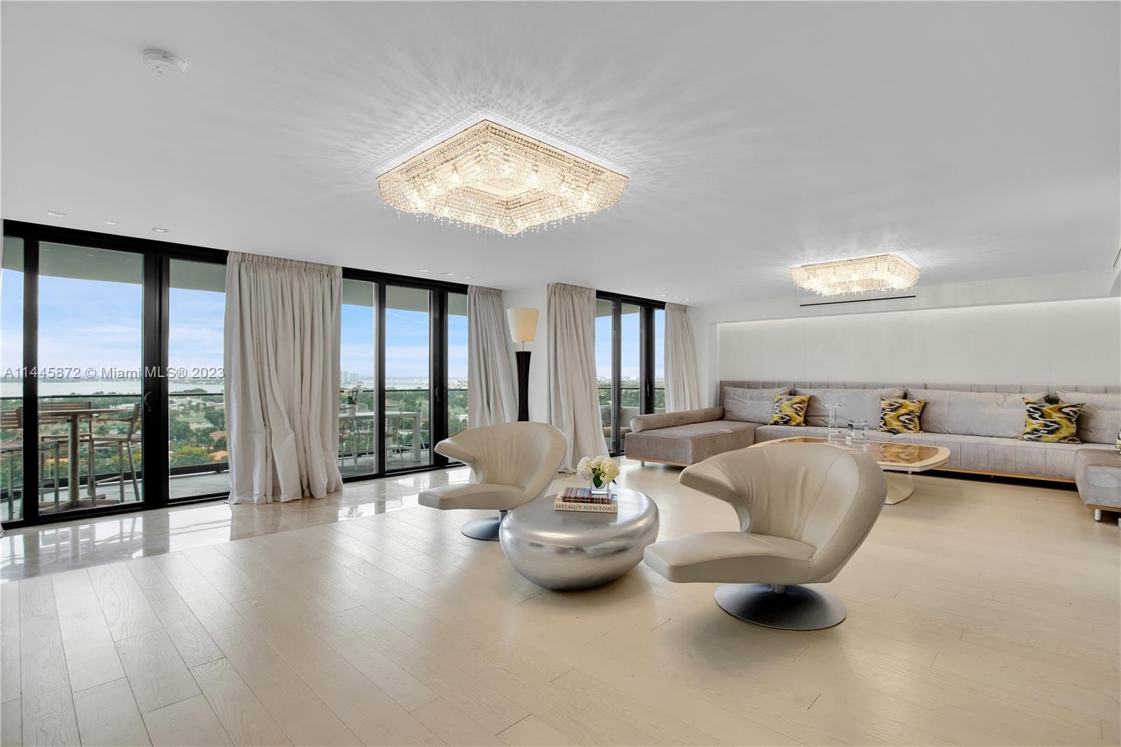 TOWERHOUSE CONDO - Residential