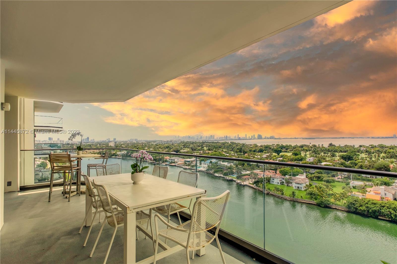 TOWERHOUSE CONDO - Residential