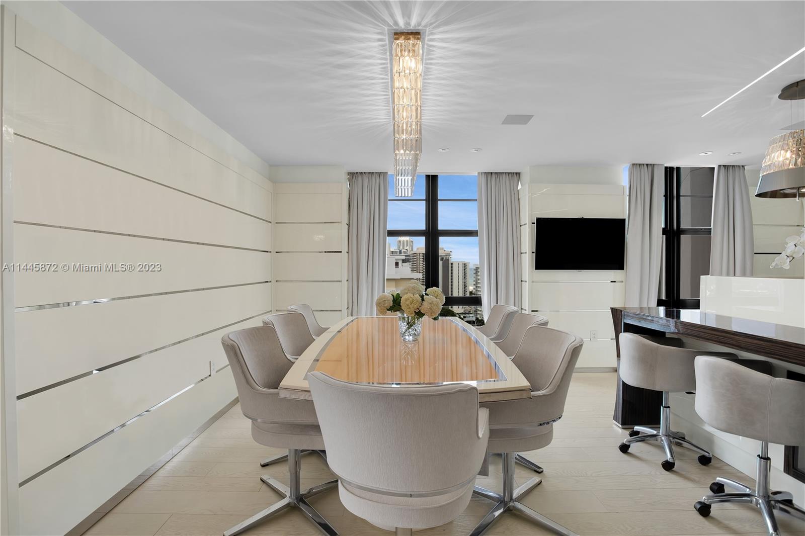 TOWERHOUSE CONDO - Residential