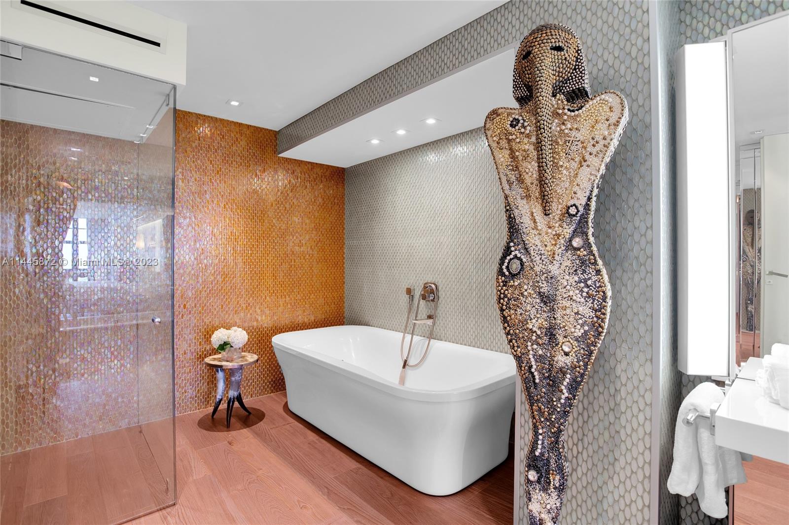 TOWERHOUSE CONDO - Residential