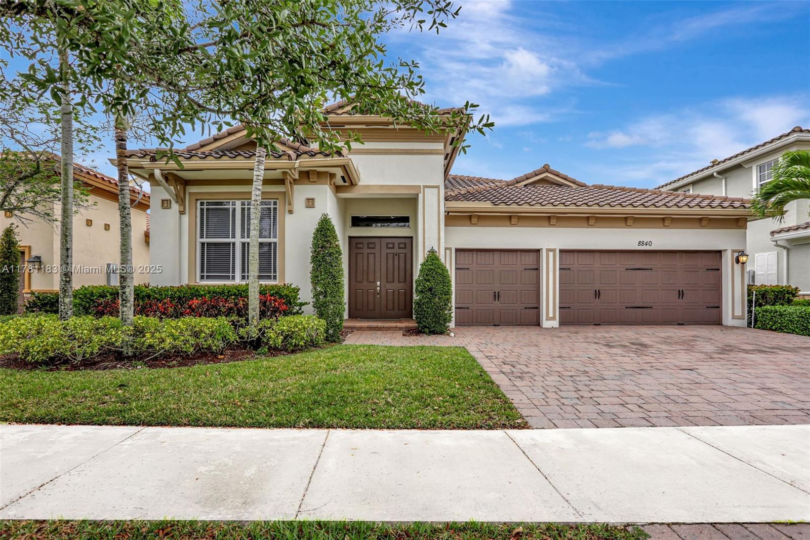 8840 Miralago Way, Parkland, Broward County, Florida - 5 Bedrooms  
4 Bathrooms - 