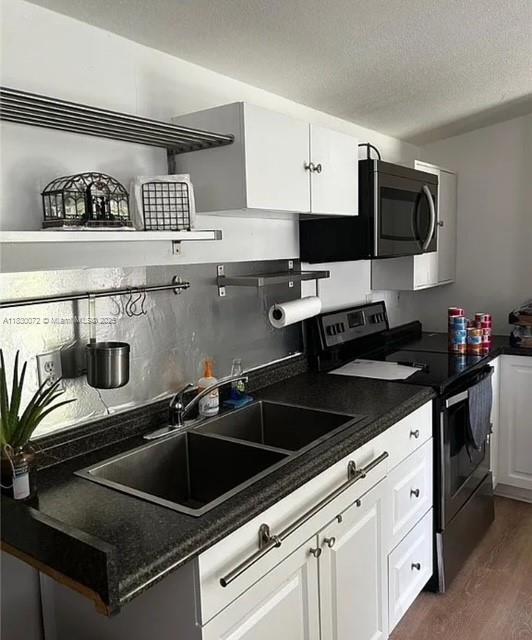 Owner financing is available for qualified buyers. Beautifully updated 50 ft single-wide mobile home featuring 2 spacious bedrooms and 2 full bathrooms. Can be sold furnished for added convenience. HOA is $989/month. Association approval is required, quick approvals, will need good credit and clean background for association approval. Subletting is not allowed per HOA rules.