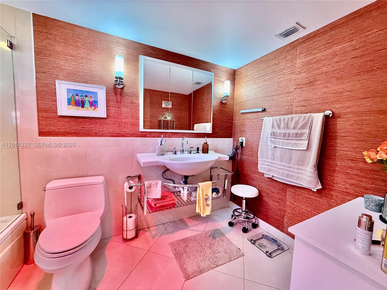 LUCAYA VILLAGE 1-B CONDO - Residential