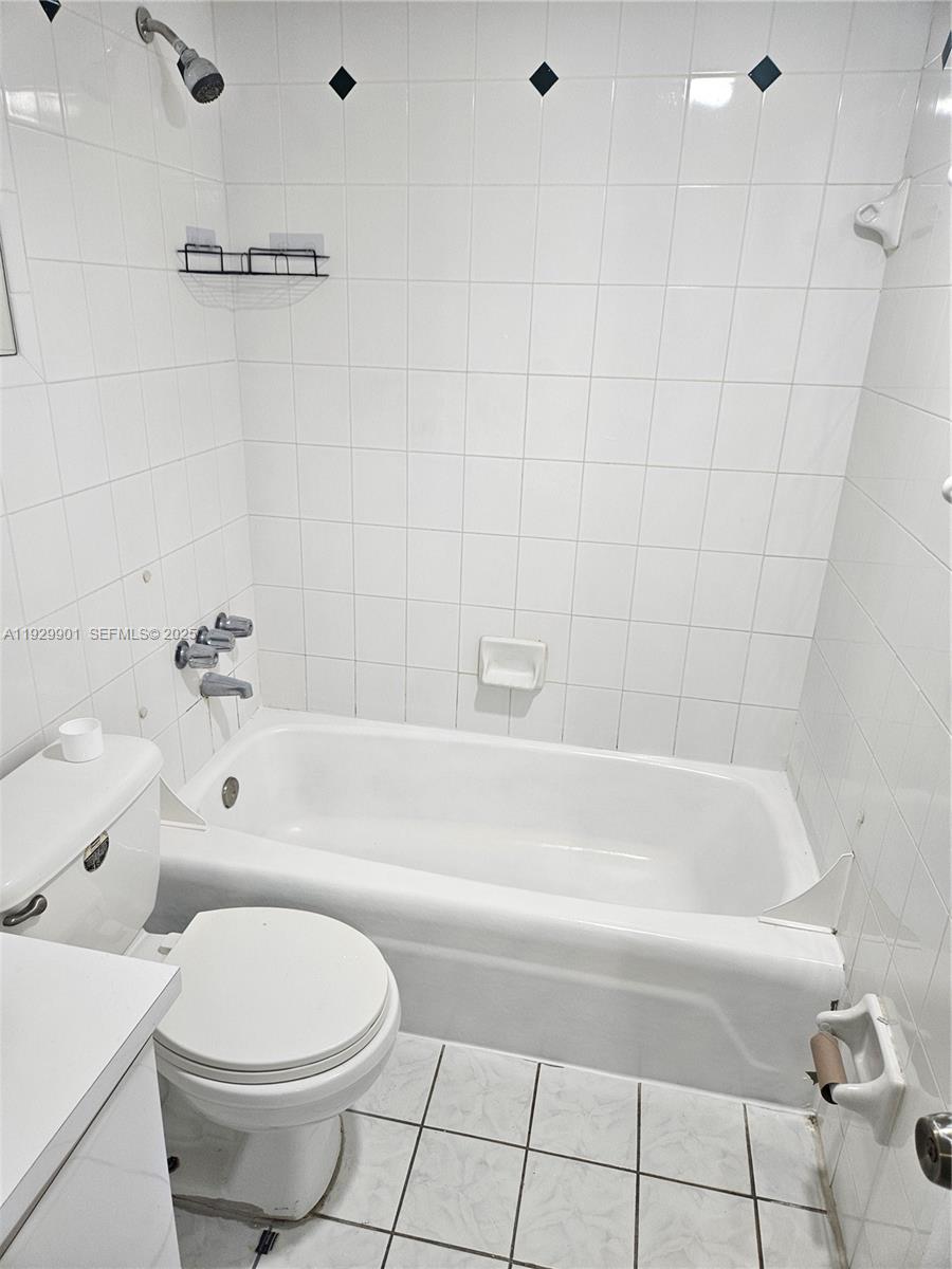 UNIVERSITY MANORS CONDO N - Residential Lease