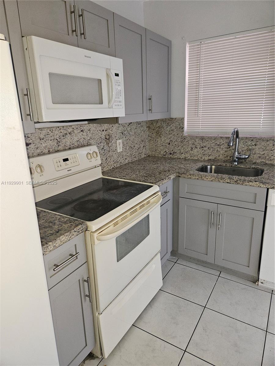 UNIVERSITY MANORS CONDO N - Residential Lease