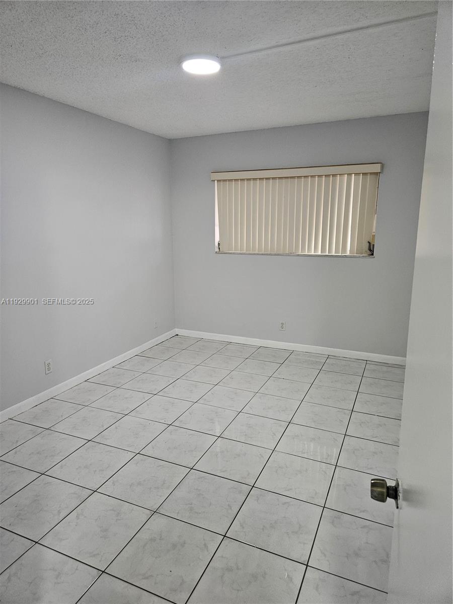 UNIVERSITY MANORS CONDO N - Residential Lease