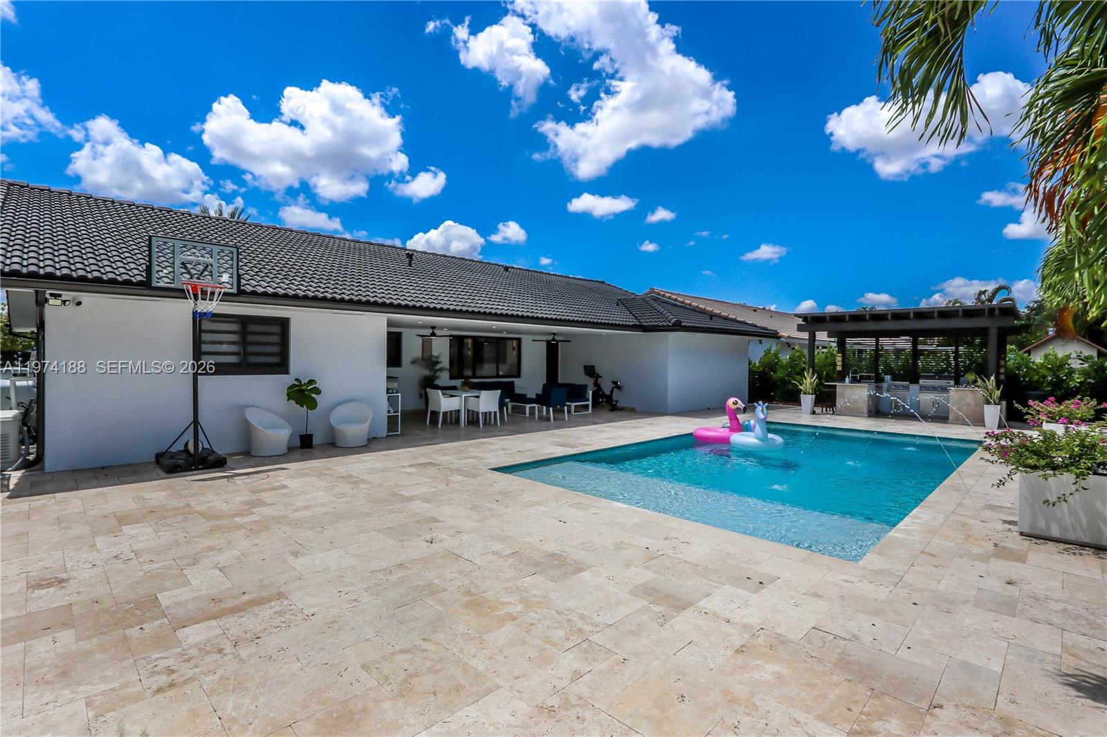 LISARDO SUB - Residential Lease