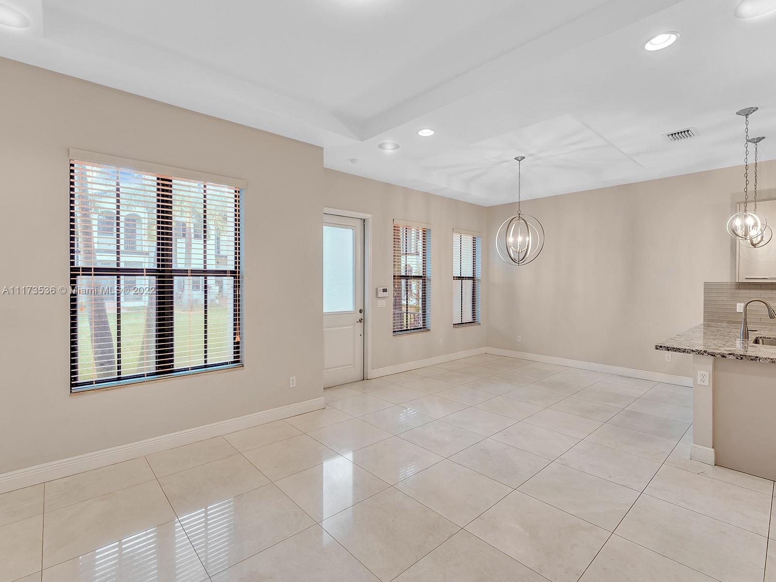 DOWNTOWN DORAL DUTCHER - Residential