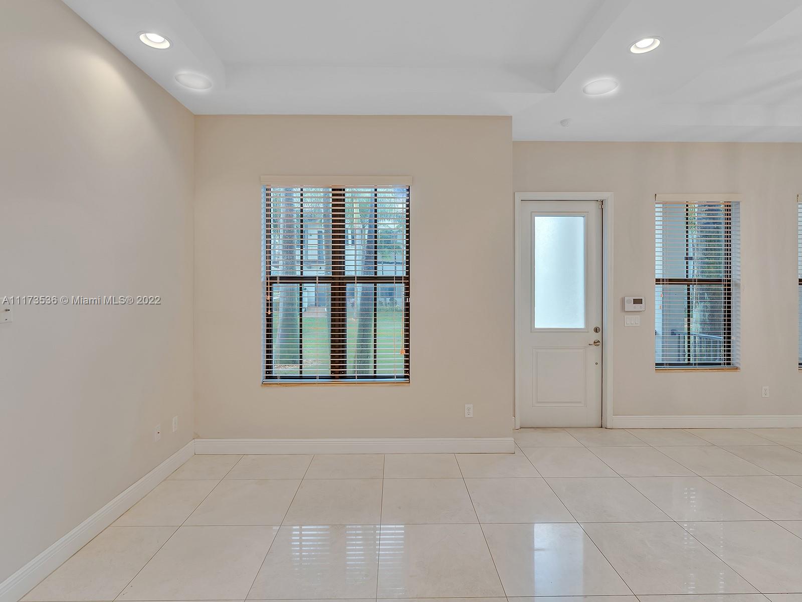 DOWNTOWN DORAL DUTCHER - Residential