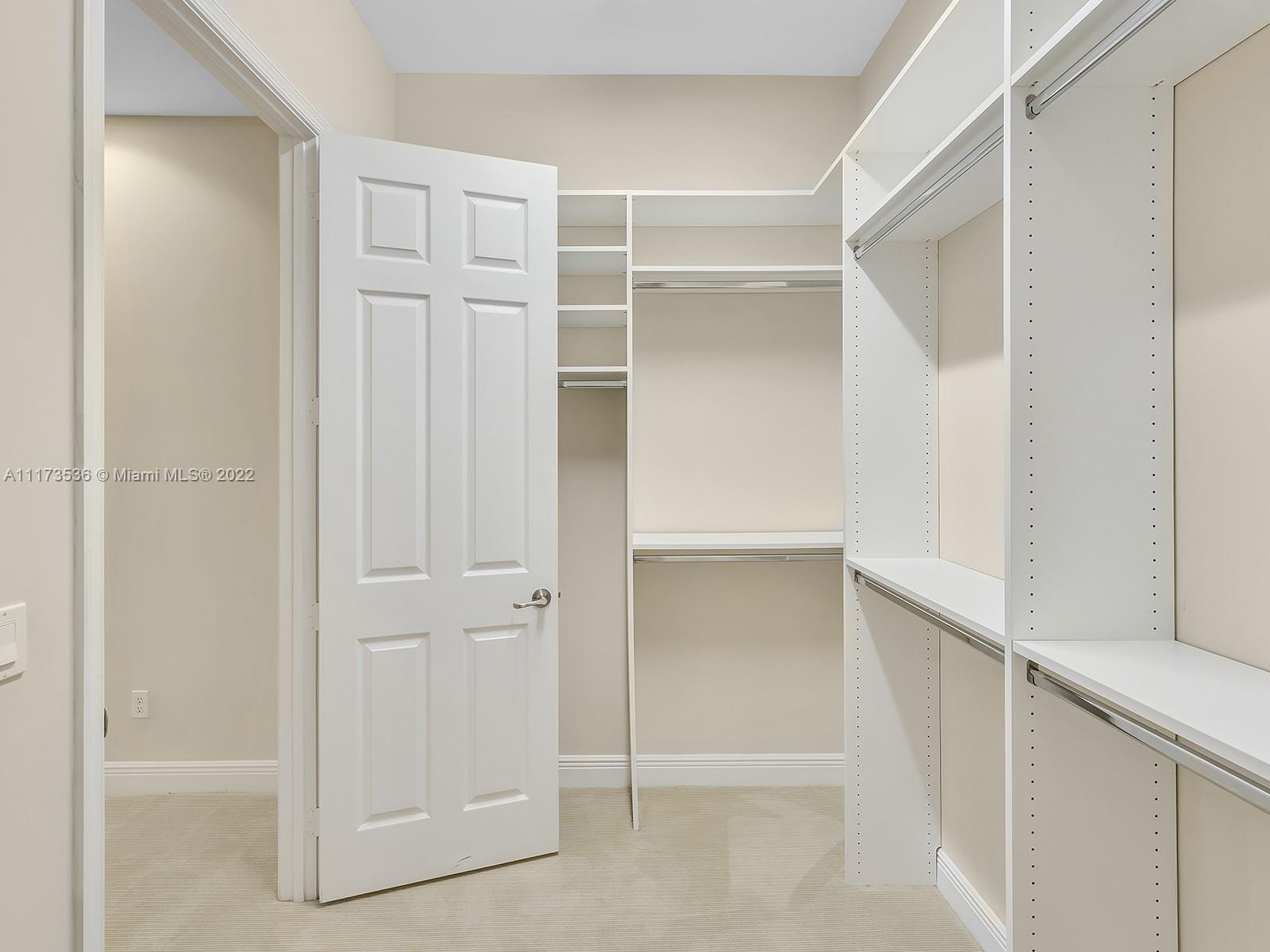 DOWNTOWN DORAL DUTCHER - Residential