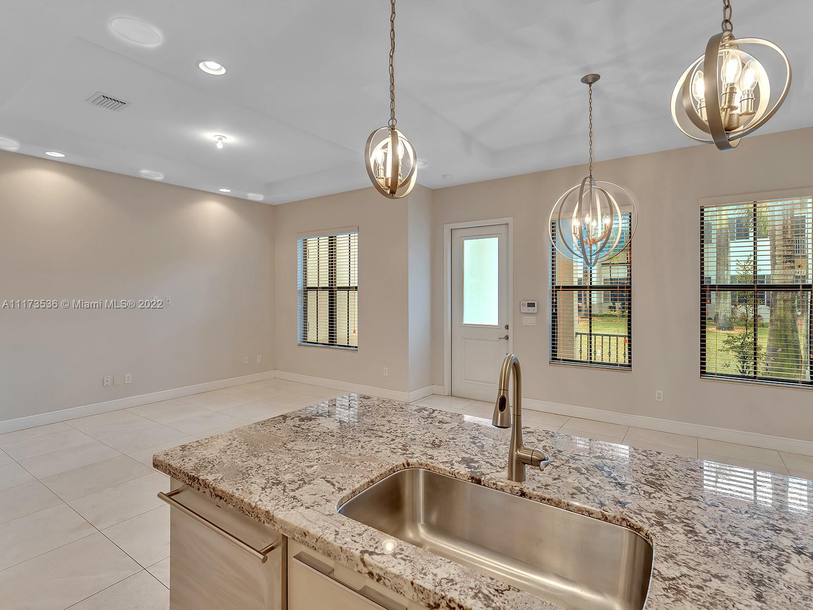 DOWNTOWN DORAL DUTCHER - Residential