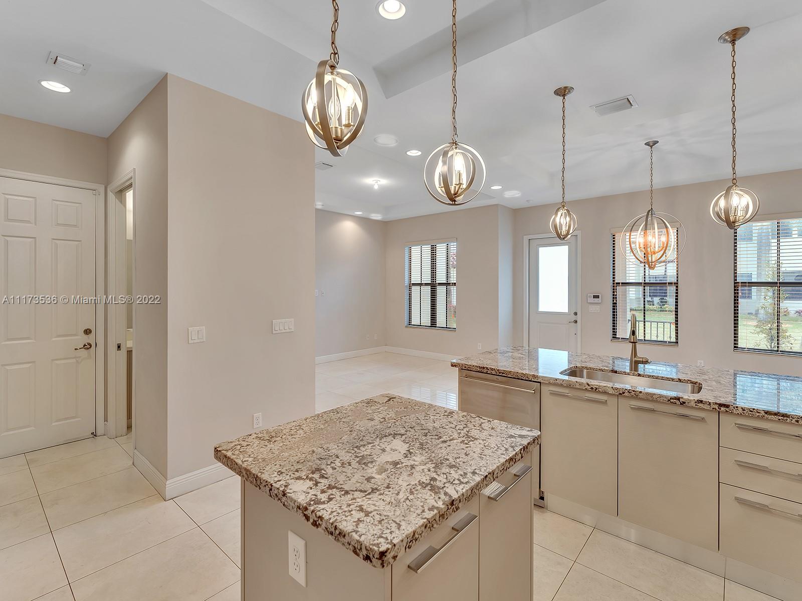 DOWNTOWN DORAL DUTCHER - Residential