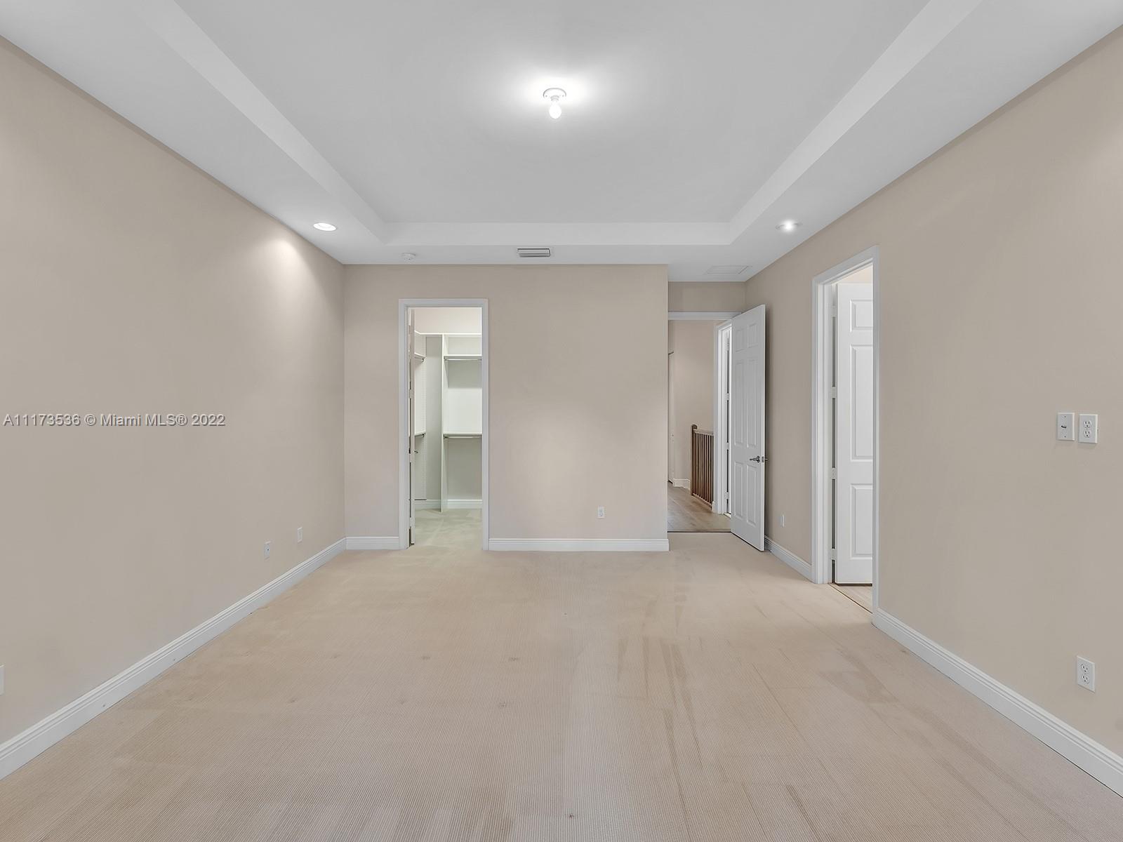 DOWNTOWN DORAL DUTCHER - Residential