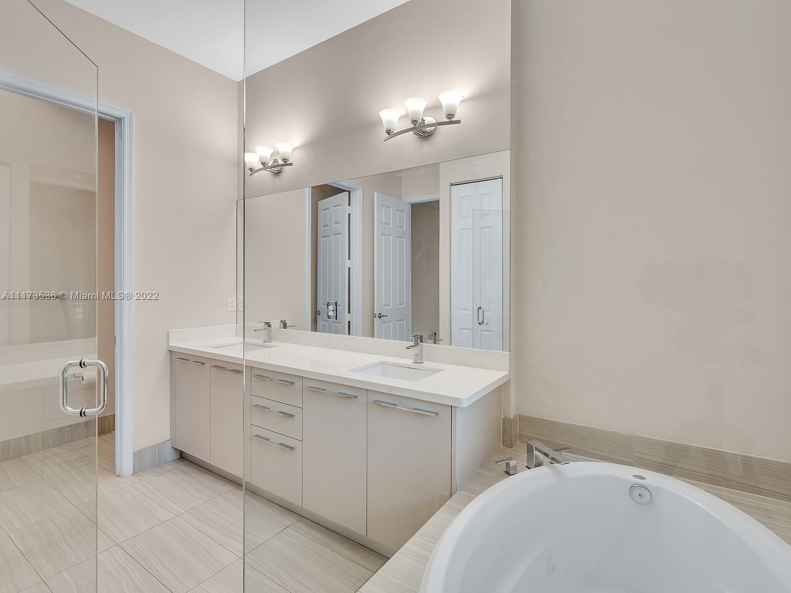 DOWNTOWN DORAL DUTCHER - Residential