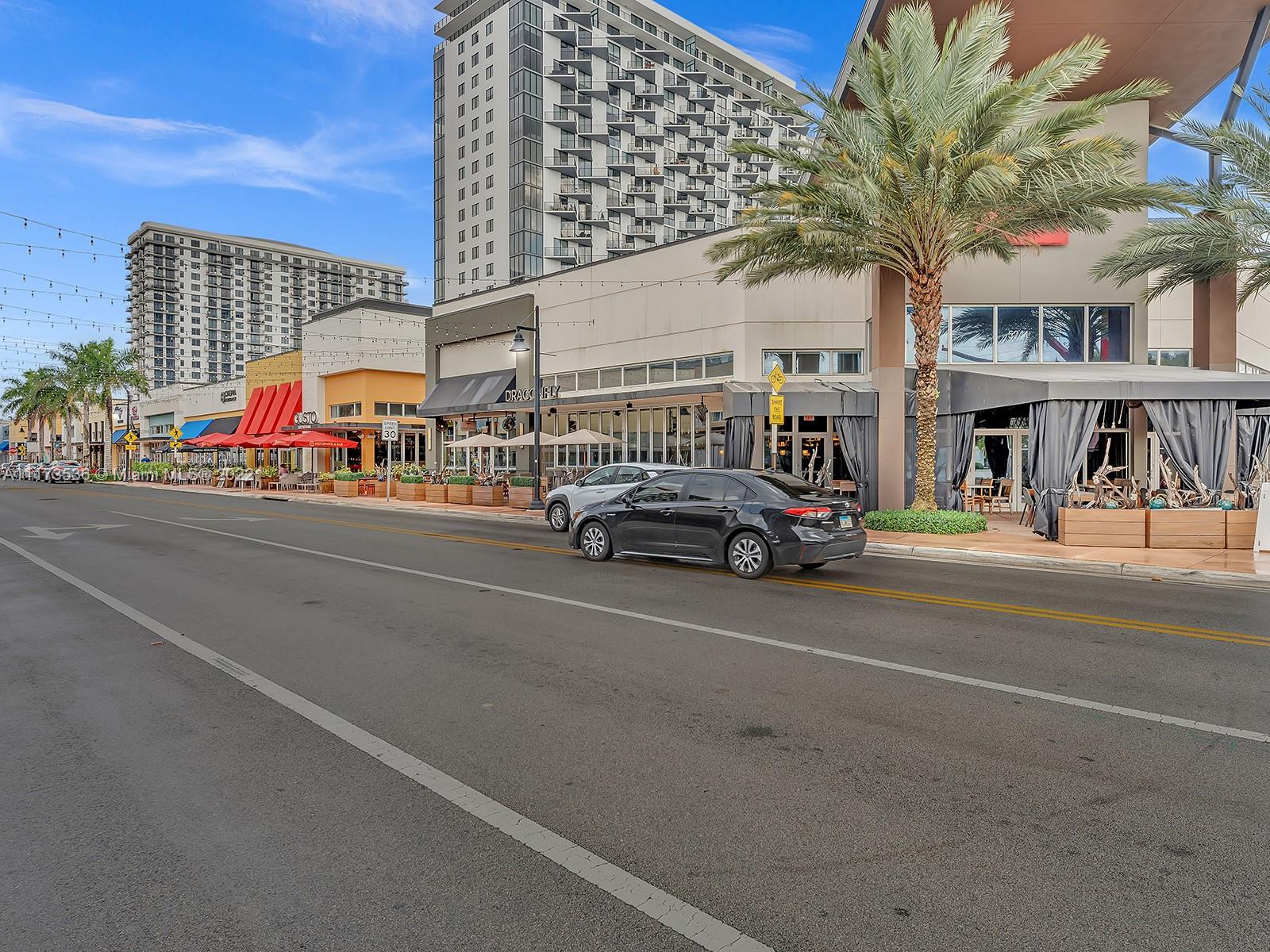 DOWNTOWN DORAL DUTCHER - Residential