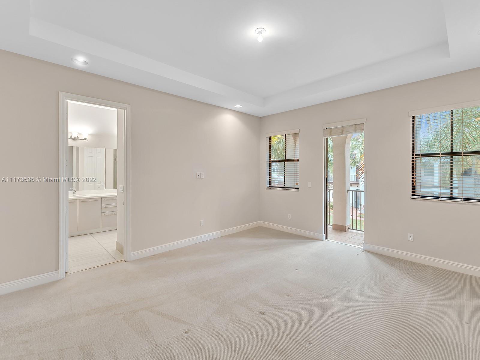 DOWNTOWN DORAL DUTCHER - Residential