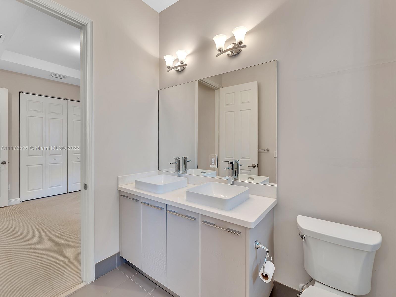 DOWNTOWN DORAL DUTCHER - Residential